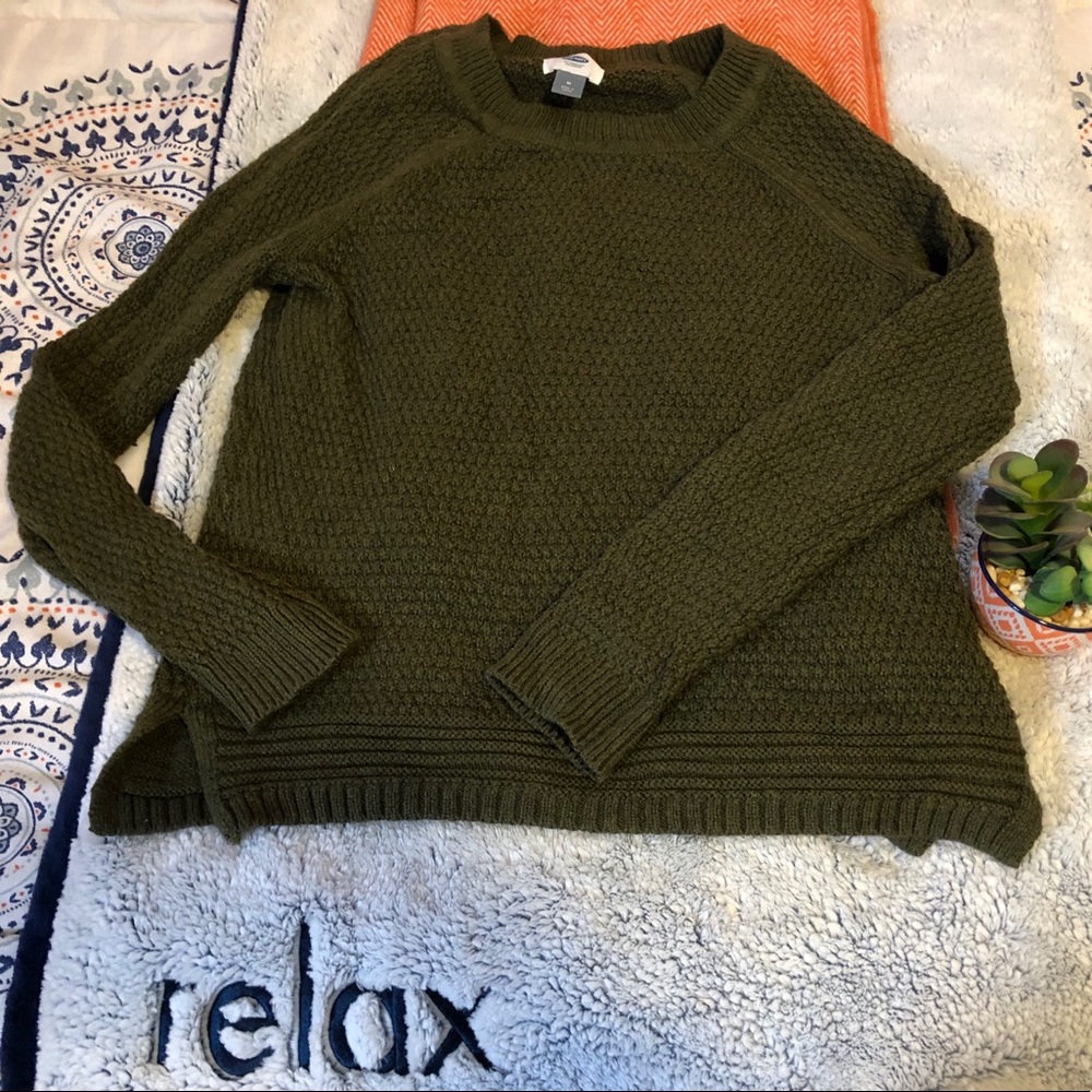 Super cute sweater!